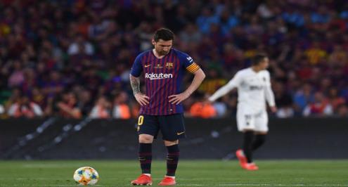 تقرير.. من حلم الثلاثية إلى لقب وحيد.. 5 أسباب لترنح برشلونة